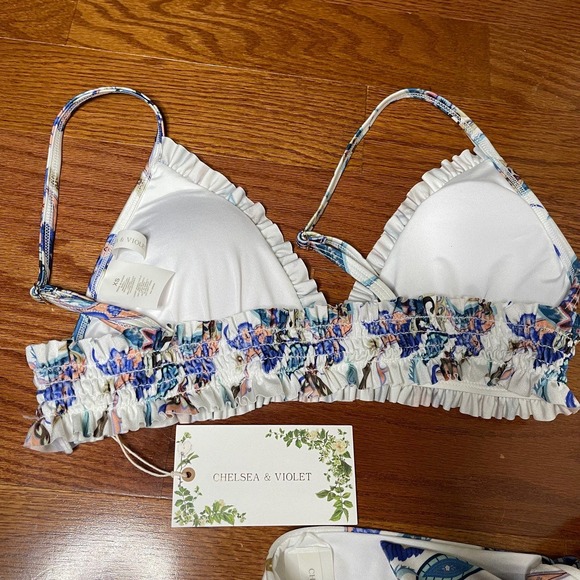 Chelsea & Violet Floral Bikini set Size XS NWT - Picture 8 of 8